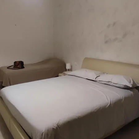 Fronte Mare A An פלקונרה מריטימה